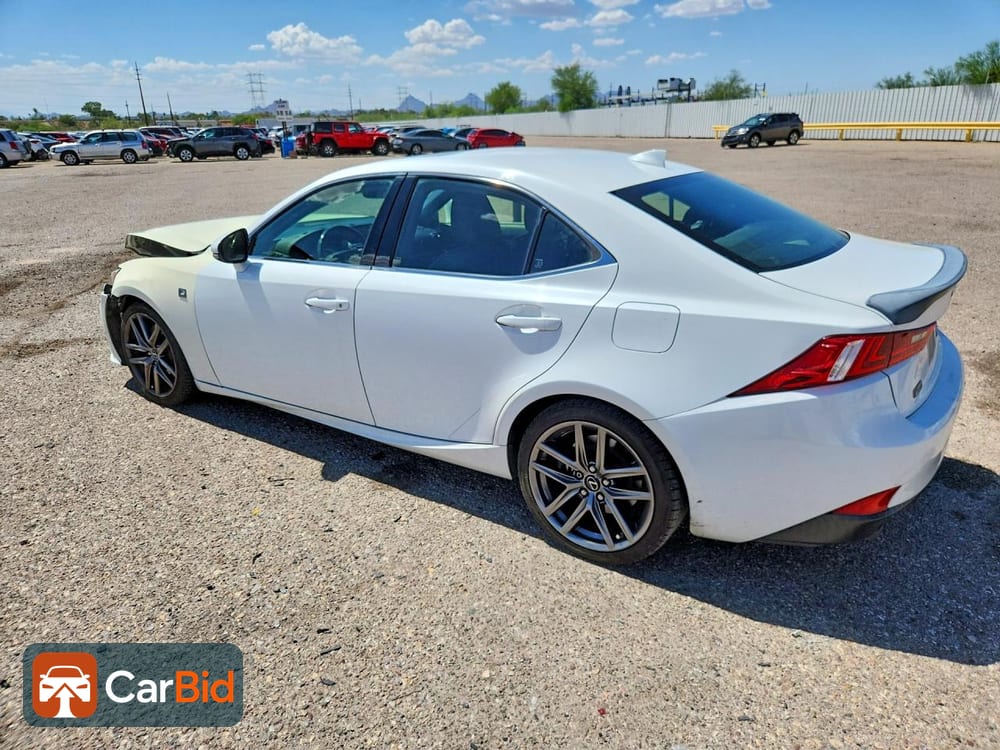 2016 LEXUS IS 200T, photo 2