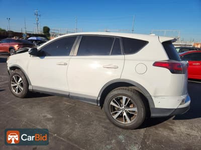 2018 TOYOTA RAV4 XLE, фото 2