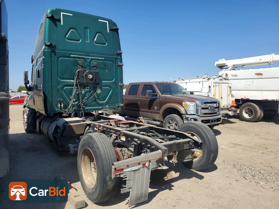 2015 FREIGHTLINER CASCADIA, ფოტო 2