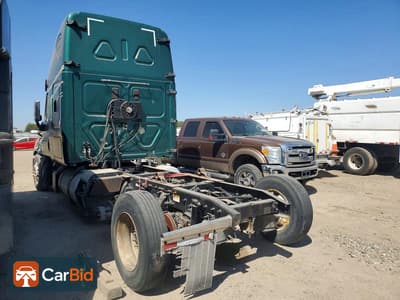 2015 FREIGHTLINER CASCADIA, ფოტო 2