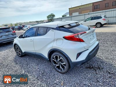 2019 TOYOTA C-HR XLE, фото 2