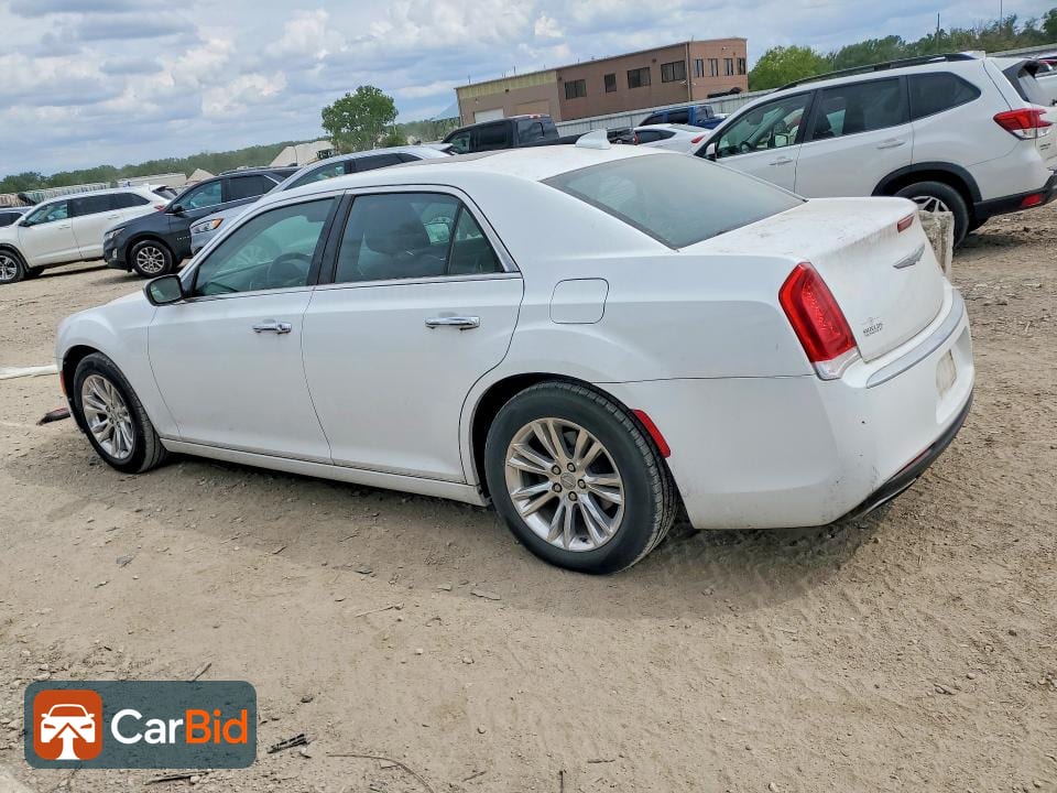 2017 CHRYSLER 300C, фото 2